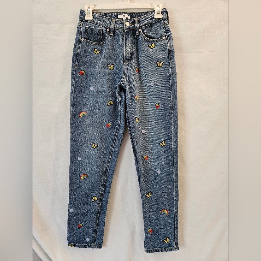 BP Straight Leg Mixed Embroidery Mom Jean